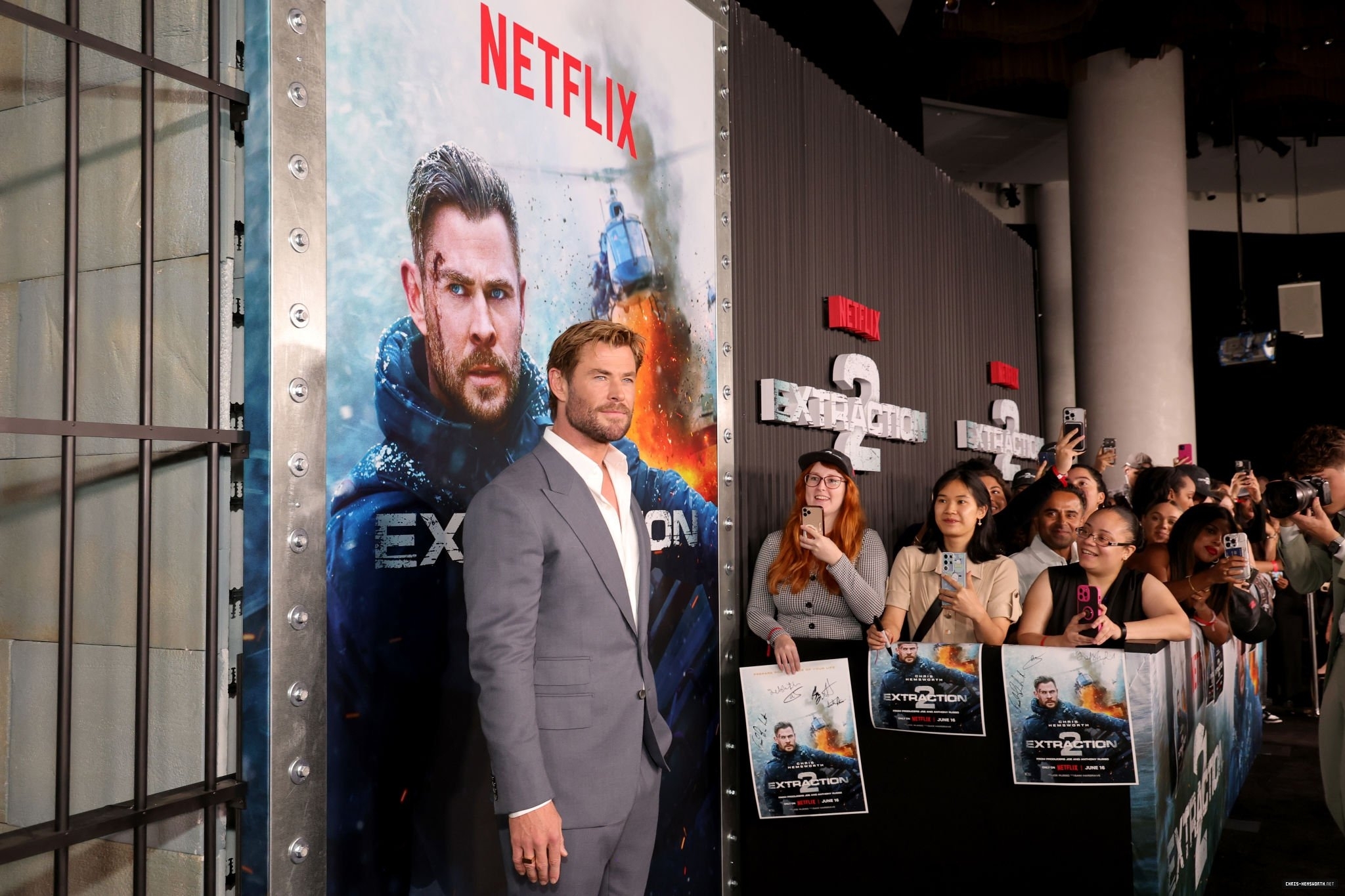 extraction2newyorkpremiere13.jpg
